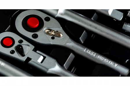 FORCE Набор инструмента 1/4"&3/8"&1/2" 12-гран. головки 4-32 мм, E4-E20, 142 пр