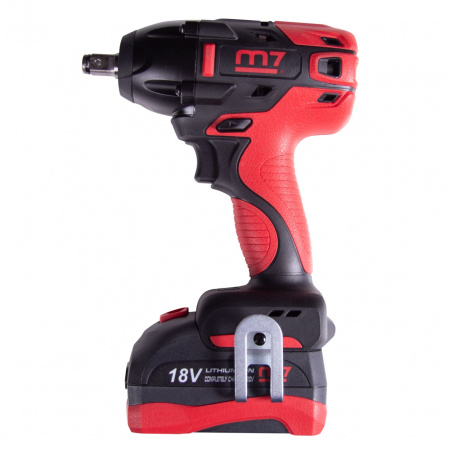 MIGHTY SEVEN Гайковерт ударный аккумуляторный бесщеточный 1/2", 813 Нм, 18 В, 4 предмета, кейс 